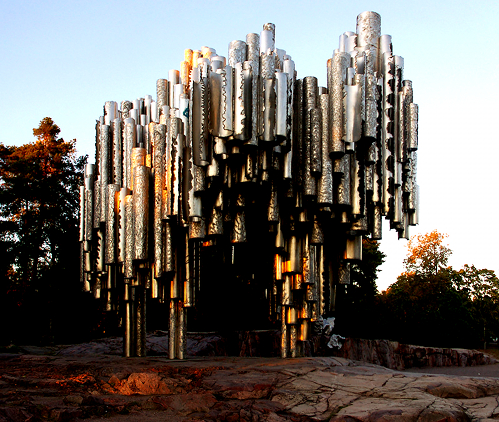 Sibelius-Denkmal Helsinki im Herbst; Bildquelle: wikipedia. Foto: Ralf Roletschek.